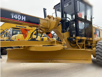 Grader CATERPILLAR 140H: picture 3