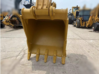 Crawler excavator CATERPILLAR 320: picture 5