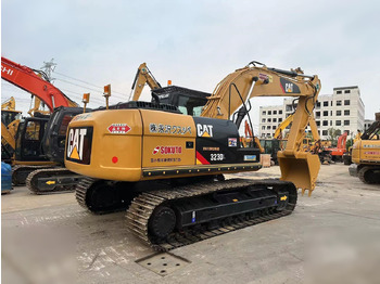 Crawler excavator CATERPILLAR 323DL: picture 4