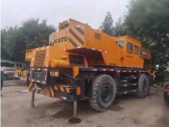 Rough terrain crane KATO