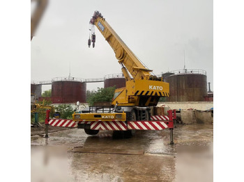 Rough terrain crane KATO
