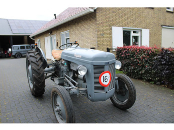 Farm tractor MASSEY FERGUSON