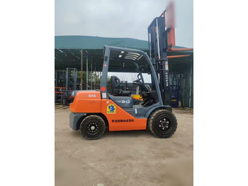 Diesel forklift TOYOTA