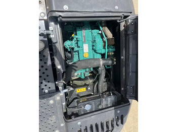 Crawler excavator VOLVO EC140: picture 4