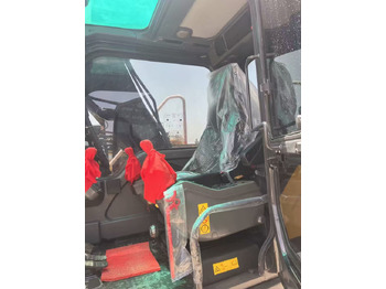 Crawler excavator VOLVO EC140: picture 3