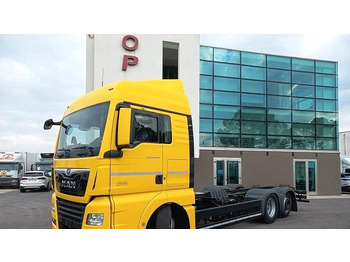 Cab chassis truck MAN TGX 26.500 MOTRICE 3 ASSI TELAIO EURO 6 2019: picture 3