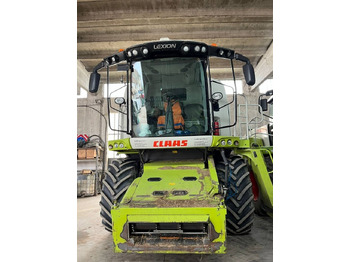 Combine harvester Claas Lexion 760: picture 4