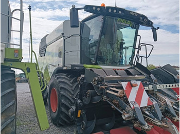 Combine harvester CLAAS