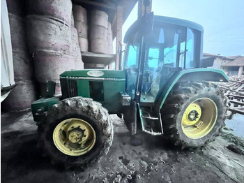 Farm tractor JOHN DEERE 6200