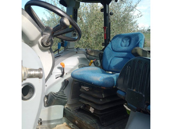 Farm tractor New Holland T 4.55: picture 3