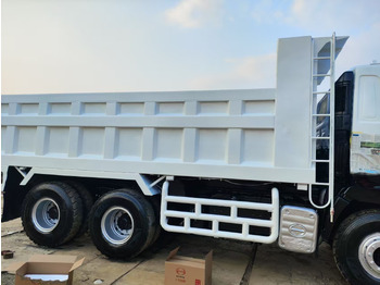 Tipper HINO HINO 700: picture 4 Tipper HINO HINO 700: picture 4