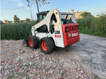 Skid steer loader BOBCAT S300: picture 3 Skid steer loader BOBCAT S300: picture 3