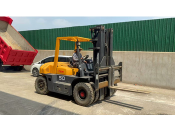 Diesel forklift TCM