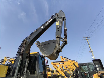 Crawler excavator VOLVO EC140: picture 2