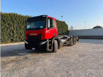 Hook lift truck IVECO X-WAY