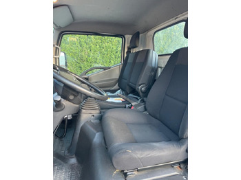 Hook lift truck NISSAN NT400 SCARRABILE PATENTE B: picture 5