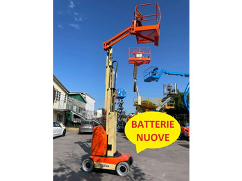 Vertical mast lift JLG