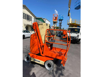 Vertical mast lift JLG TOUCAN 8E: picture 2