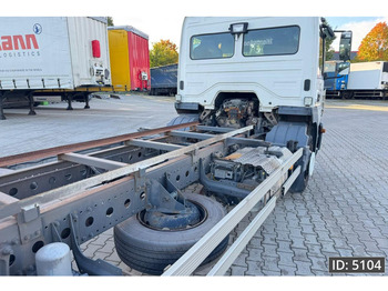 Container transporter/ Swap body truck Mercedes-Benz Atego 1318 Day Cab, Euro 6, / BDF / DHOLLANDIA 2000KG: picture 4