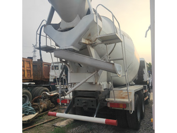 Concrete mixer SINOTRUK HOWO371: picture 5