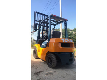 Diesel forklift TOYOTA
