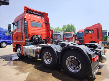 Tractor unit SINOTRUK