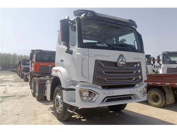Tractor unit SINOTRUK