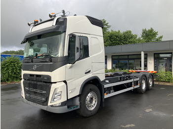 Cab chassis truck VOLVO FM