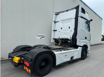 Tractor unit Mercedes-Benz 1863  Vollausstattung: picture 3
