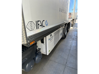 Refrigerator truck VOLVO FH 750: picture 3