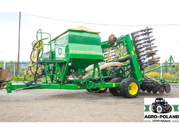 Seed drill JOHN DEERE 2000 Series