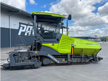 Asphalt paver VÖGELE