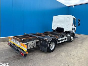 Container transporter/ Swap body truck Renault D 13 250 EURO 6, ADR: picture 3
