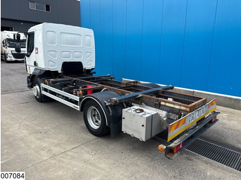 Container transporter/ Swap body truck Renault D 13 250 EURO 6, ADR: picture 4