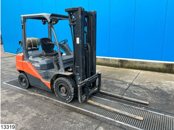 LPG forklift Toyota 8 FGF 25 2.500 KG: picture 2