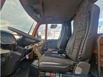 Interior photo 1: Lease a Unimog U300 4x4 Zapfwelle Arbeitsplatte Nur 113.106 KM Unimog U300 4x4 Zapfwelle Arbeitsplatte Nur 113.106 KM