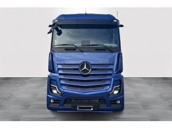 Cab chassis truck Mercedes-Benz Actros 3563: picture 2