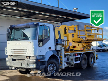 Crane truck IVECO Trakker