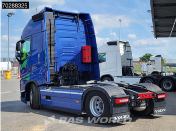 Tractor unit Volvo FH 500 4X2 XL Retarder 2x Tanks Full air Standklima Euro 6: picture 2