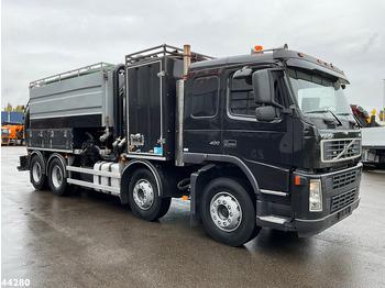 Vacuum truck Volvo FM 400 8x4 Manual Wicom Combi: picture 3