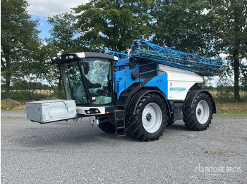 Self-propelled sprayer