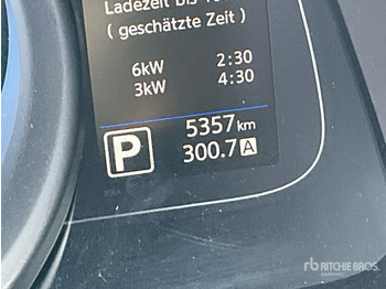 Dropside/ Flatbed truck NISSAN