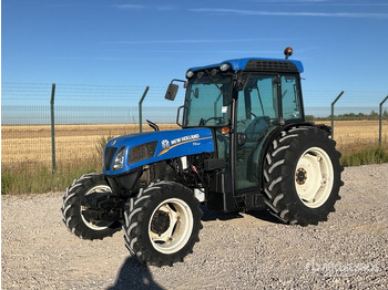 Farm tractor NEW HOLLAND T4.95