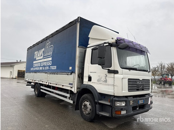 Curtainsider truck MAN