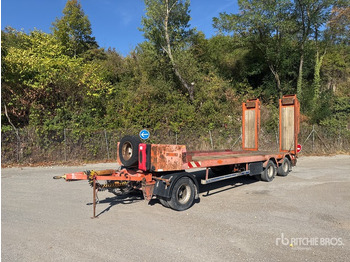 Low loader semi-trailer