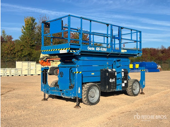 Scissor lift GENIE