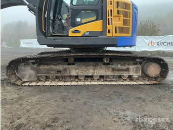 Crawler excavator 2014 Volvo ECR235DL Tracked Excavator: picture 5