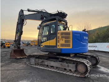 Crawler excavator 2014 Volvo ECR235DL Tracked Excavator: picture 3