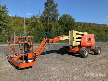Articulated boom JLG