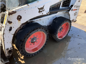 Skid steer loader BOBCAT S450